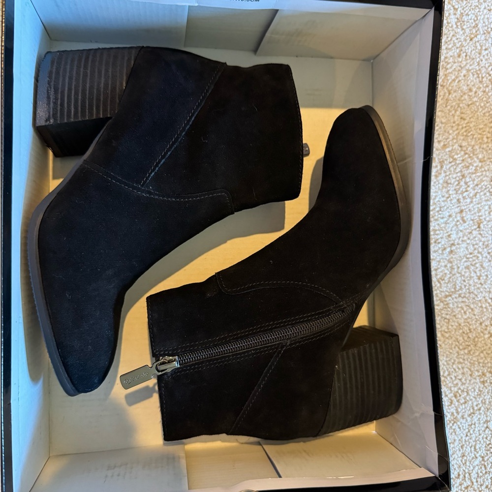 Blondo “Sandra” black suede boots, size 6